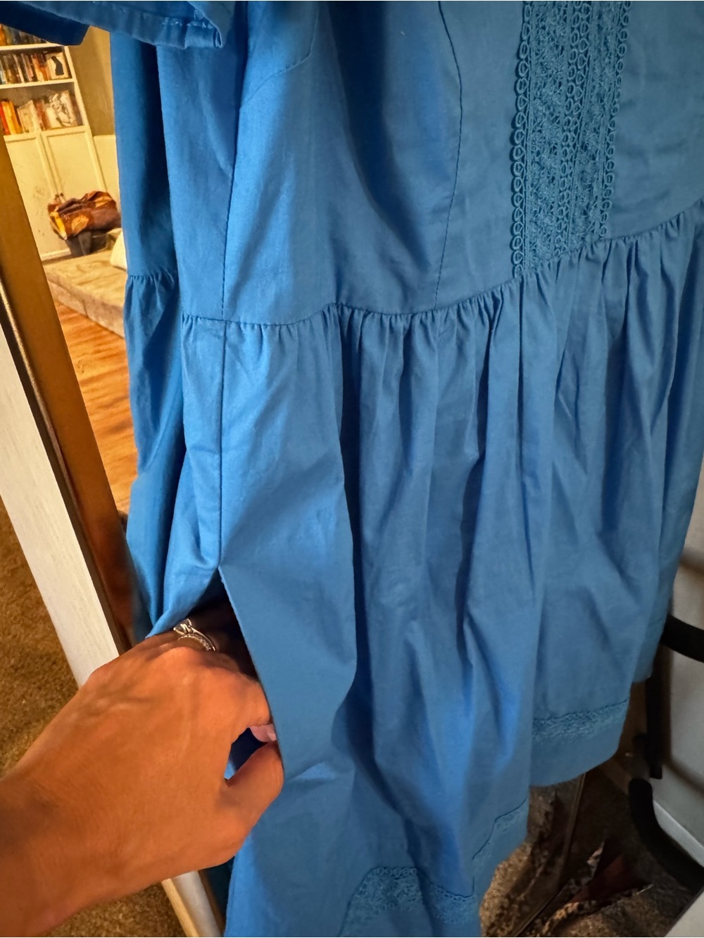 Women’s dress - Picture 3 of 4